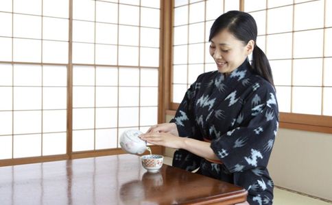 乳房按摩小技巧 练就性感美乳