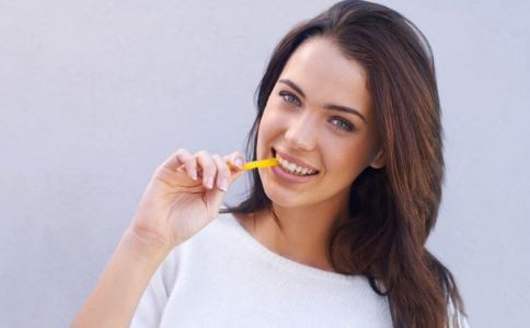 女子买丰胸药却陷连环套 丰胸其实很简单