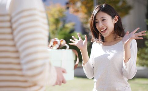 女性如何丰胸 分享3个妙招