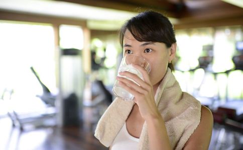 6种巧妙丰胸的方法